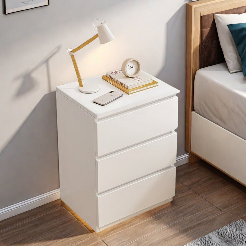 Set of 2 White Bedside Tables with Drawers