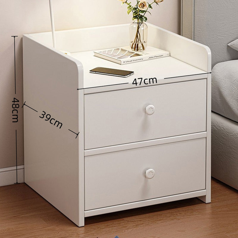 Set of 2 White Bedside Tables with Drawers