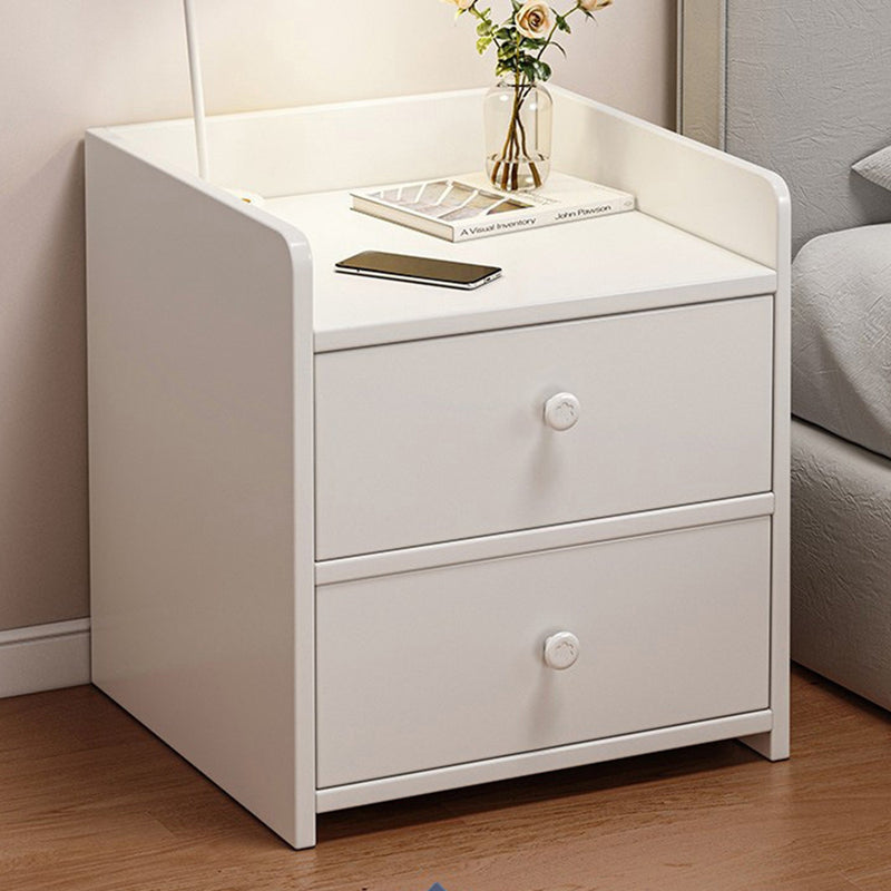 Set of 2 White Bedside Tables with Drawers