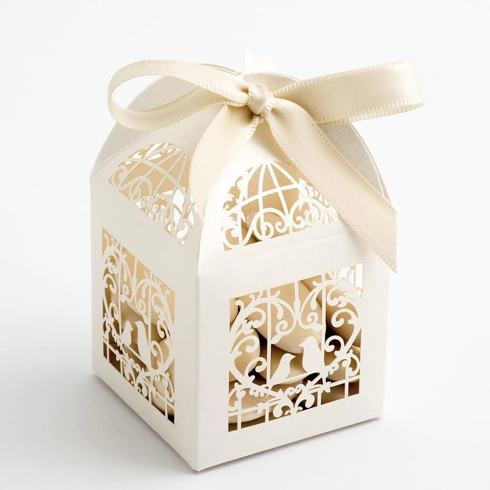 Ivory Dove Heart Wedding Bomboniere Favour Boxes – 100 Pack